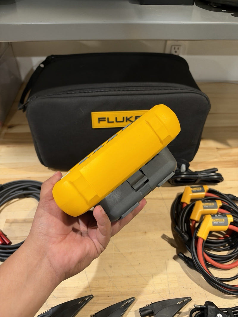FLUKE 1734 ENERGY LOGGER KIT W/ ACCESSORIES (FREE SHIPPING)