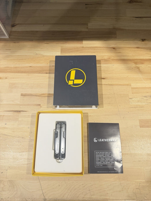 LEATHERMAN ARC MULTI-TOOL MULTIPURPOSE PLIERS & 20 TOOLS