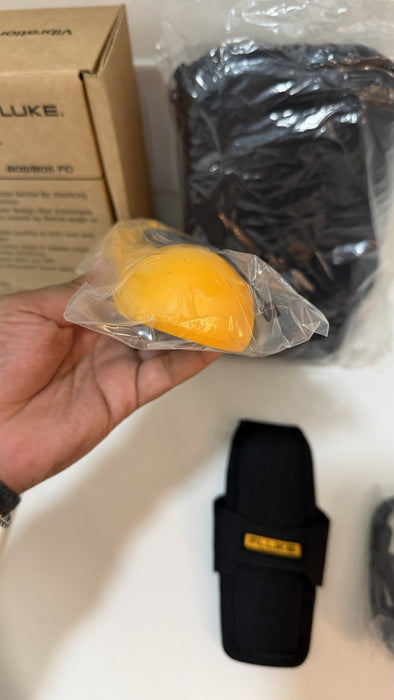 FLUKE 805 FC VIBRATION METER WITH ACCESSORIES