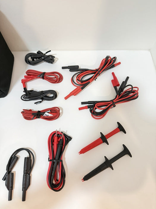 FLUKE 702 DOCUMENTING PROCESS CALIBRATOR WITH ACCESSORIES TESTED