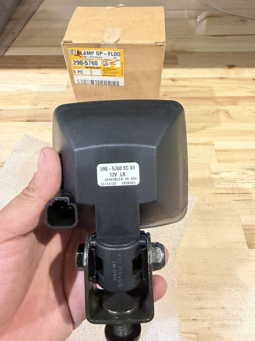 CAT 290-5760 MOUNTED FLOOD LAMP (NEW SEALED) - GENUINE OEM / SHIPS FAST