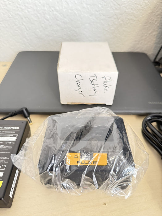 FLUKE BC7217 BATTERY CHARGER FOR BP72XX FLUKE 744, 743B, 741B, 702, 701 USA MADE