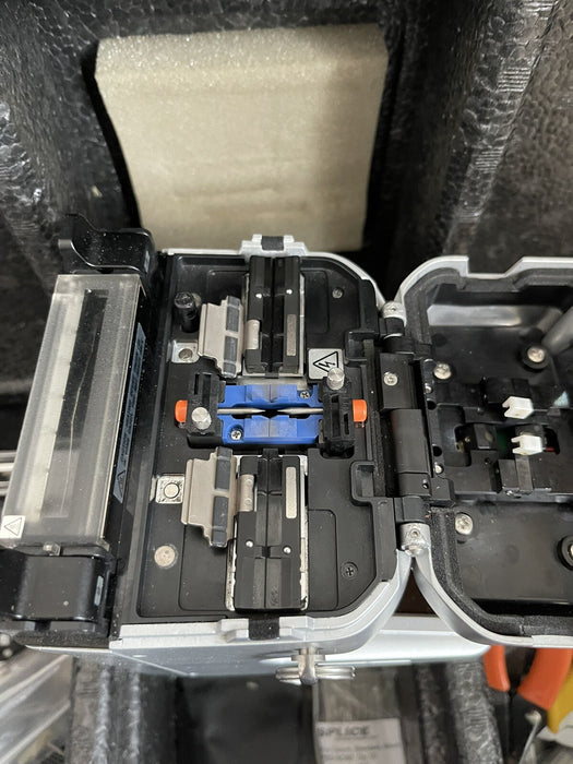 Sumitomo Type 25e fusion splicer with case and accessories