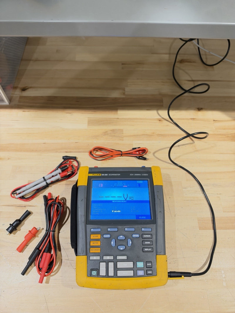 FLUKE 190-202 SCOPEMETER 2.5GS/S 2CHANNEL 200MHZ OSCILLOSCOPE (TESTED)SHIPS FREE