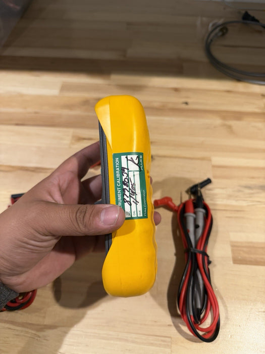 FLUKE 707 LOOP CALIBRATOR W/ ACCESSORIES - FREE SHIPPING