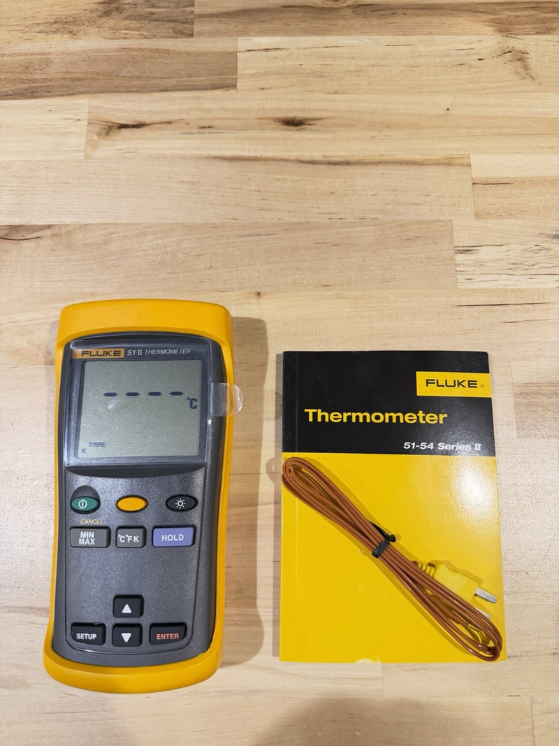 FLUKE 51 II THERMOCOUPLE THERMOMETER WITH PROBE & MANUAL