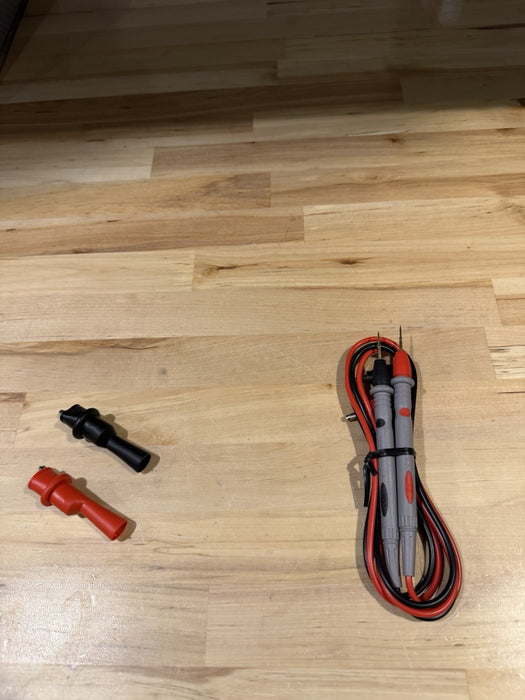 FLUKE 8026B TRUE RMS MULTIMETER W/ LEADS & CLIPS (TESTED) SHIPS FAST