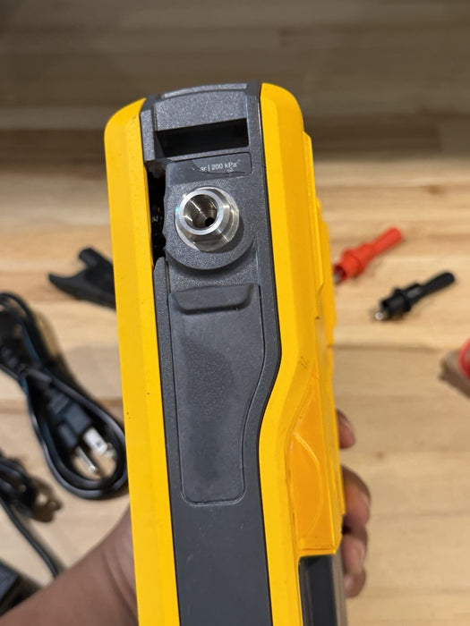 FLUKE 729 FC AUTOMATIC PRESSURE CALIBRATOR W/ ACCESSORIES (FREE SHIPPING)