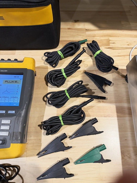 FLUKE 434 POWER QUALITY ANALYZER W/ACCESSORIES& CHARGER - SHIPS FREE (TESTED)