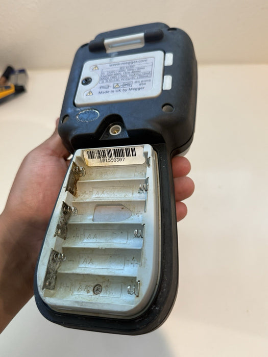 MEGGER MIT400/2 INSULATION & CONTINUITY TESTER WITH LEADS FOR PARTS