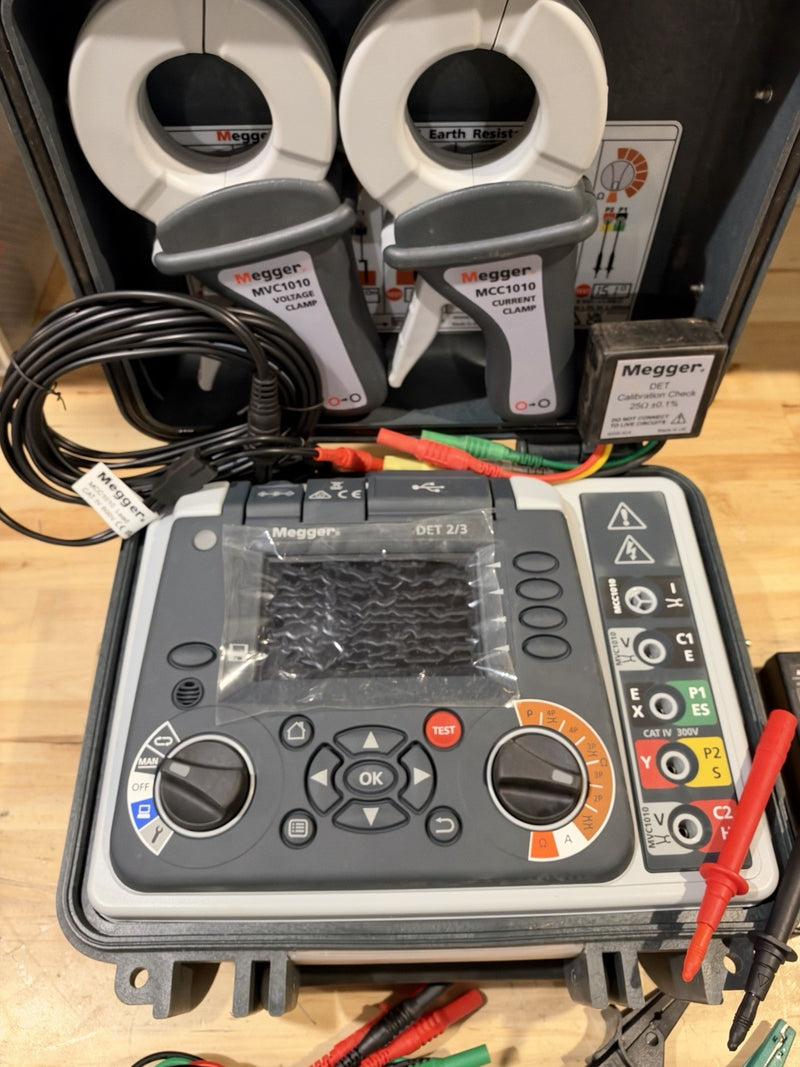 MEGGER DET2/3 GROUND TESTER W/ MCC1010 & MVC1010 CLAMP & LEDS -TESTED SHIPS FAST