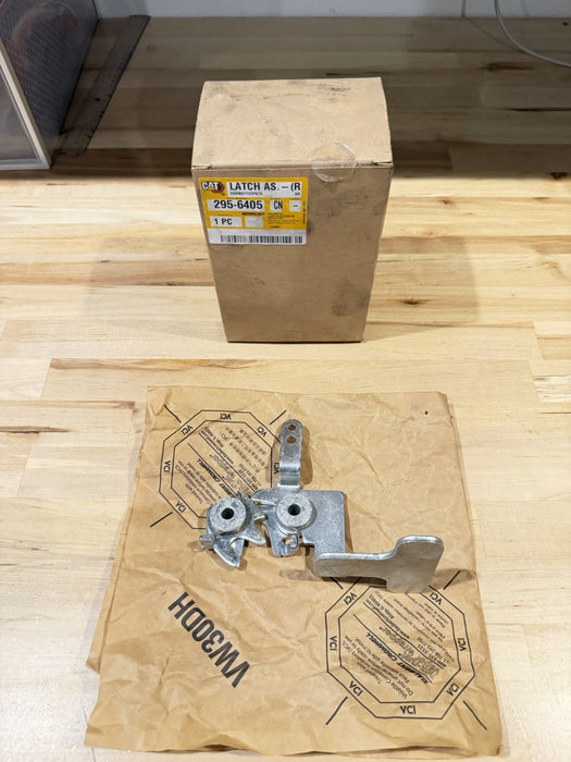 CAT 295-6405 LATCH (NEW SEALED) - GENUINE OEM / SHIPS FAST