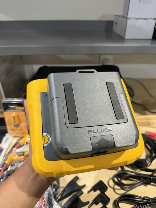 FLUKE 1738 POWER LOGGER KIT 3 PHASE W/ACCESSORIES (TESTED) FREE SHIPPING
