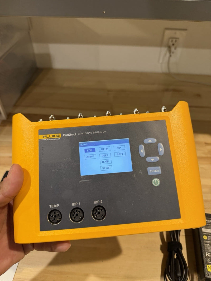 FLUKE BIOMEDICAL PROSIM 2 VITAL SIGNS SIMULATOR WITH CHARGER TESTED