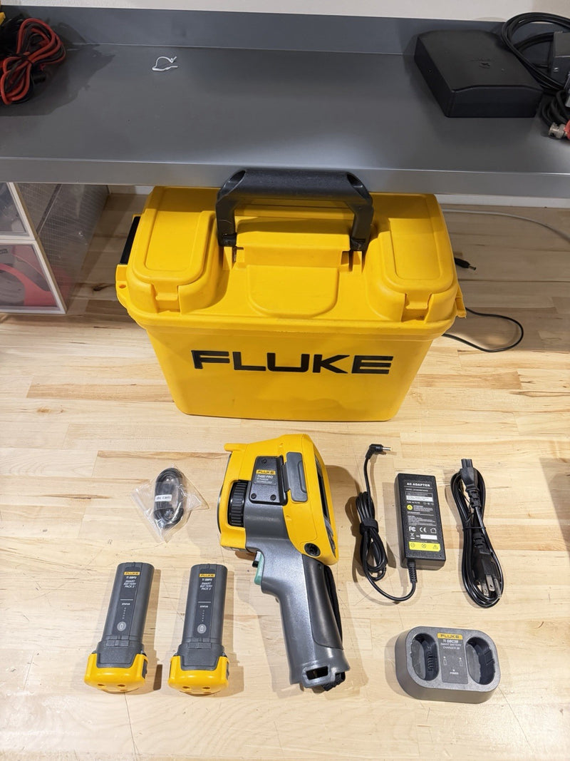 FLUKE TI480PRO IR CAMERA 60HZ, 640 X 480 , 2 BATTERIES W/ CHARGE & CASE -TESTED