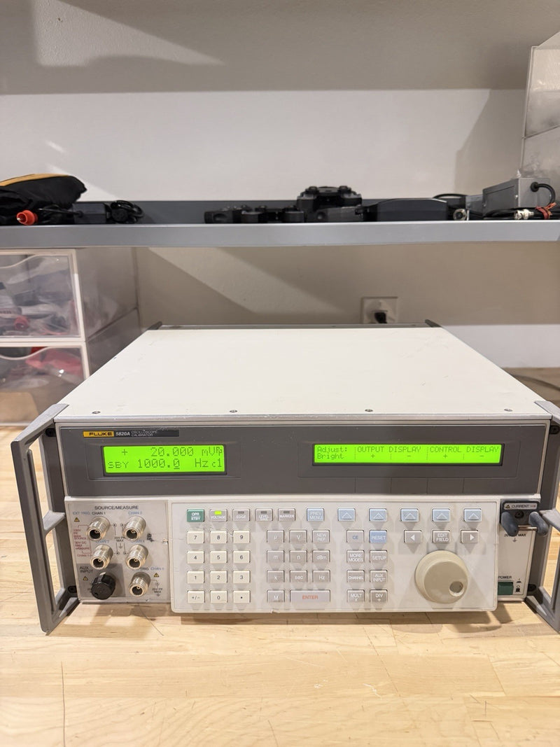 FLUKE 5820A OSCILLOSCOPE CALIBRATOR W/ 5 CHANNEL OPTION (FREE SHIPPING)