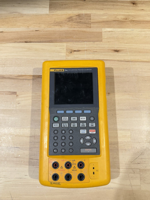 FLUKE 744 DOCUMENTING PRCESS CALIBRATOR (PARTS ONLY) FOR PARTS - DOESN’T WORK