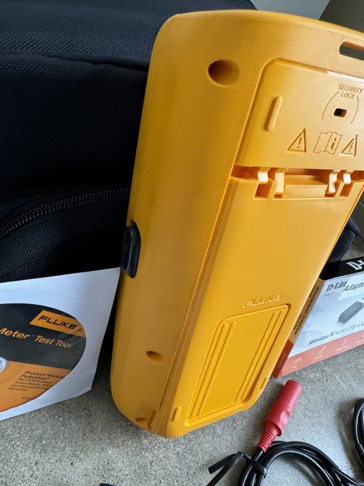 FLUKE 123B INDUSTRIAL SCOPEMETER HAND-HELD OSCILLOSCOPE 20 MHZ