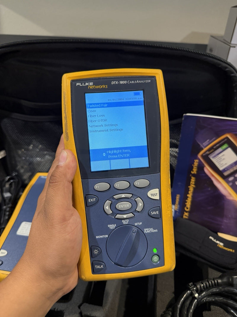 FLUKE NETWORKS DTX-1800 DTX CABLE ANALYZER KIT & PLA001 TESTED