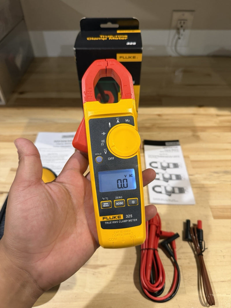 FLUKE 325 TRUE RMS CLAMP METER SHIPS FAST - NEW