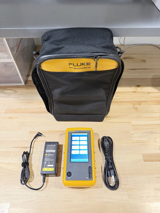 FLUKE PROSIM 4 VITAL SIGNS & ECG SIMULATOR W/ BAG & CHARGER (TESTED) SHIPS FREE
