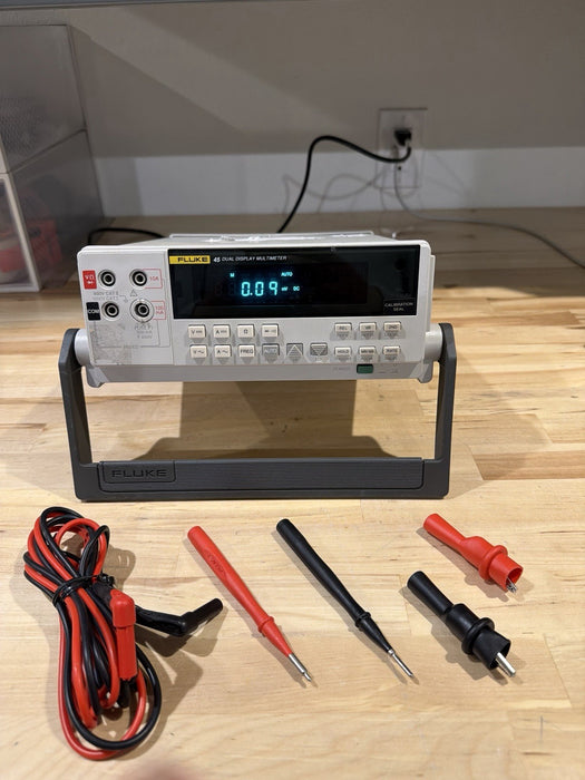 FLUKE 45 DUAL DISPLAY MULTIMETER WITH LEADS & CLIPS TESTED