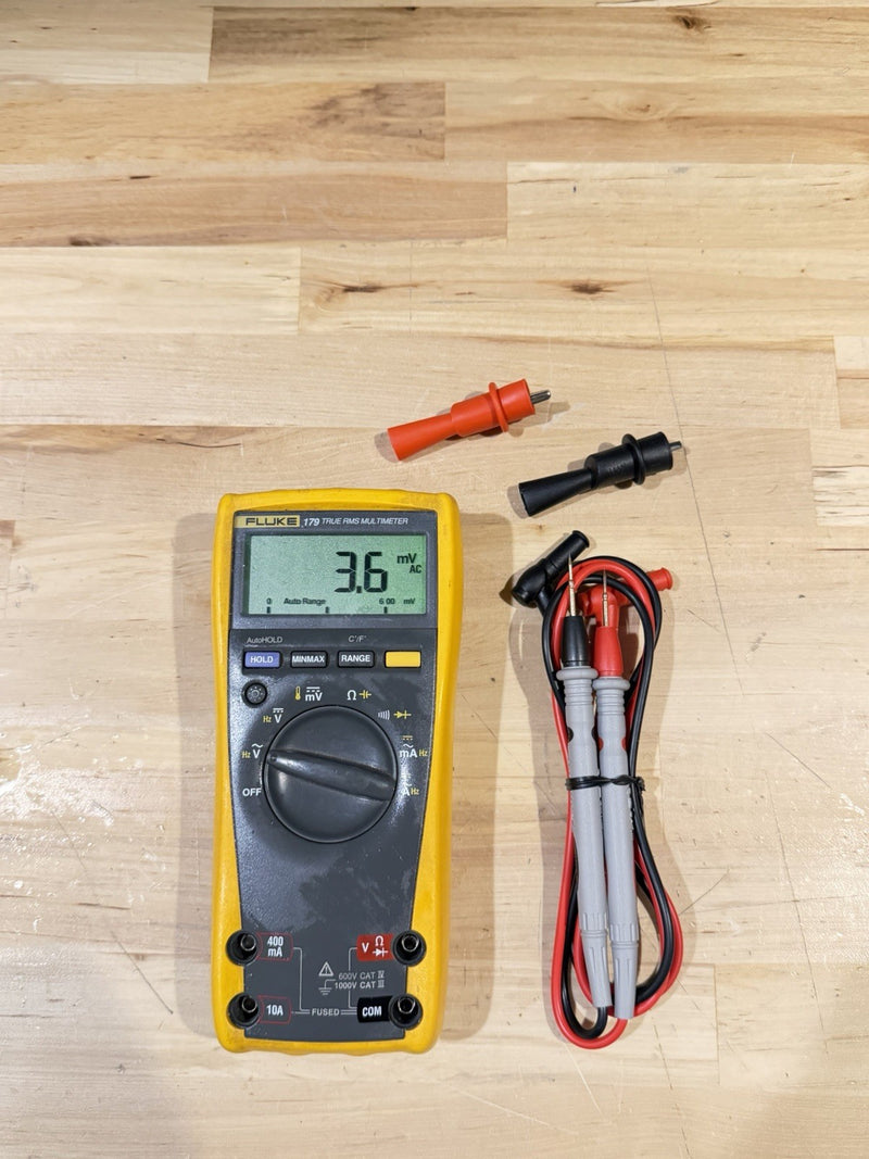FLUKE 179 MULTIMETER W/ LEADS & CLIPS (SHIPS FAST)