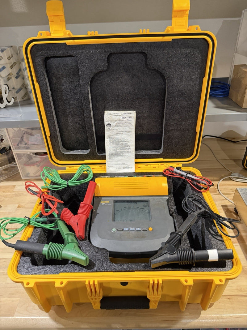 FLUKE 1555 10KV INSULATION TESTER WITH ACCESSORIES TESTED