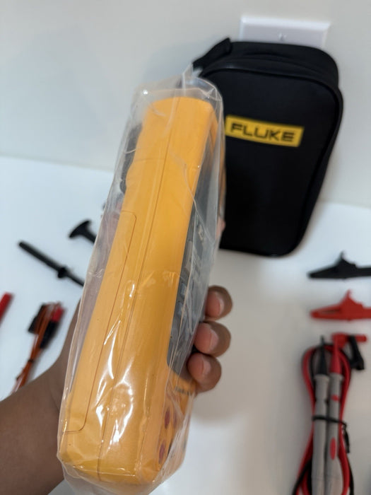 FLUKE 725 MULTIFUNCTION PROCESS CALIBRATOR WITH ACCESSORIES NEW SEALED