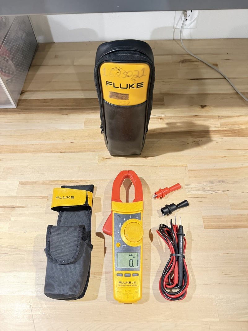 FLUKE 337 TRUE RMS AC/DC CLAMP METER WITH LEADS & BAG
