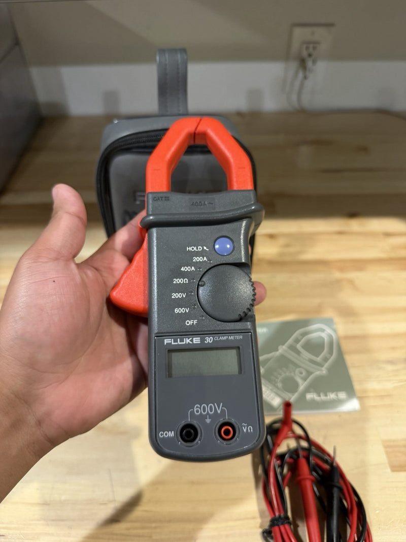 FLUKE 30 CLAMP METER WITH LEADS & CLIPS