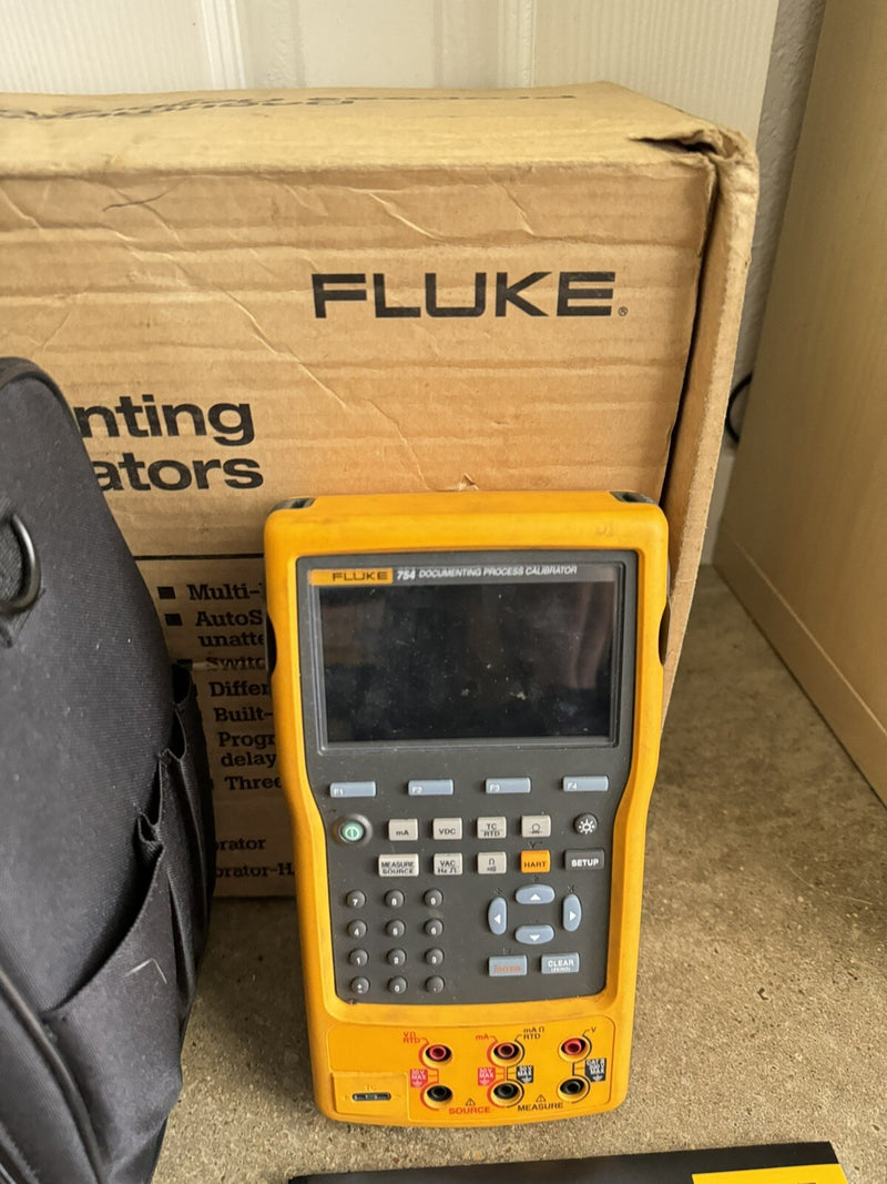 FLUKE 754 DOCUMENTING PROCESS CALIBRATOR WITH HART COMMUNICATION