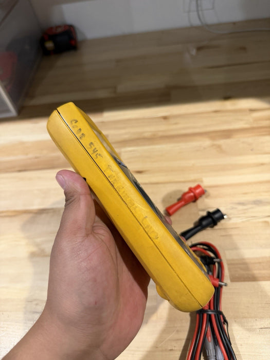 FLUKE 77 III MULTIMETER WITH LEADS TESTED