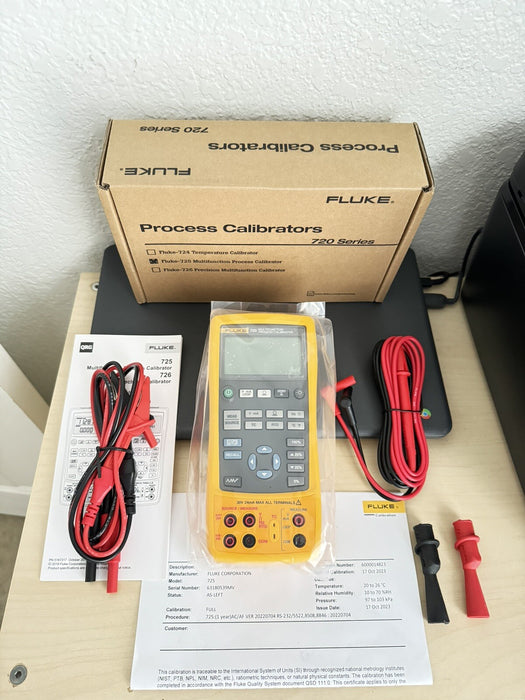 FLUKE 725 MULTIFUNCTION PROCESS CALIBRATOR WITH LEADS CAL 2023 NEW SEALED