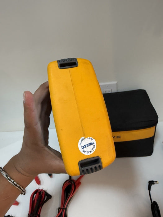FLUKE 753 DOCUMENTING PROCESS CALIBRATOR WITH ACCESSORIES TESTED