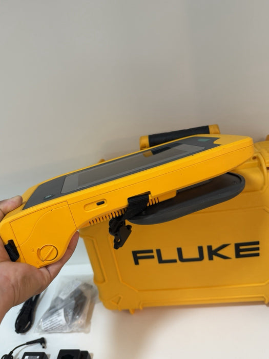 FLUKE II910 ACOUSTIC IMAGER WITH ACCESSORIES TESTED