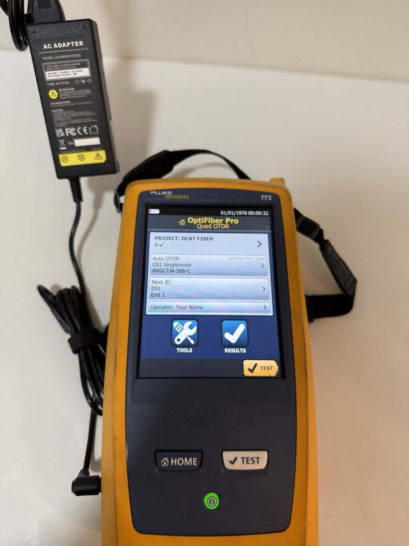 FLUKE NETWORKS VERSIV OTDR KIT WITH QUAD OTDR MODULE & ACCESSORIES