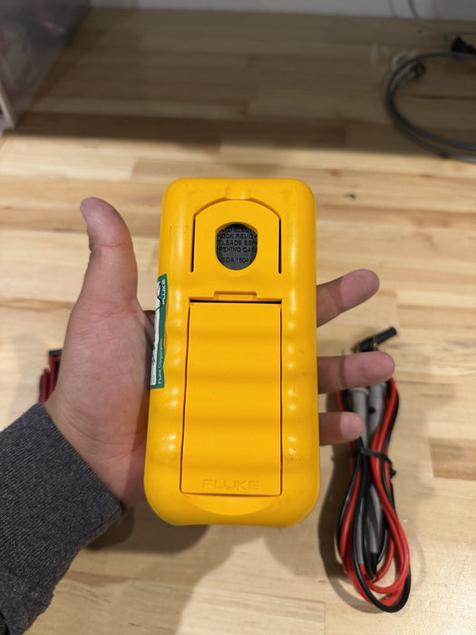 FLUKE 707 LOOP CALIBRATOR W/ ACCESSORIES - FREE SHIPPING