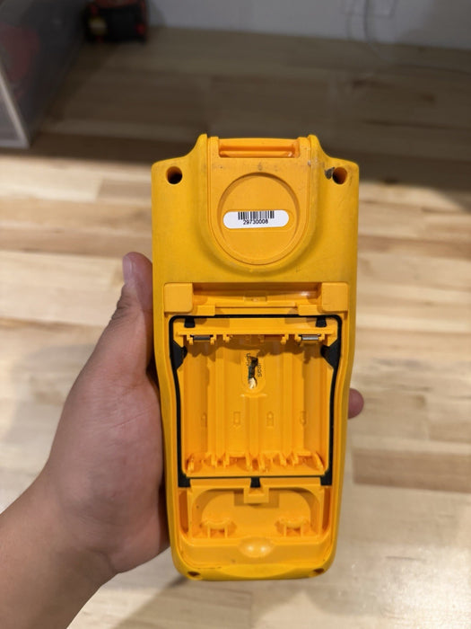 FLUKE 714B THERMOCOUPLE CALIBRATOR FOR PARTS
