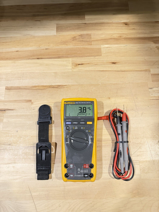 FLUKE 179 MULTIMETER WITH LEADS & CLIPS