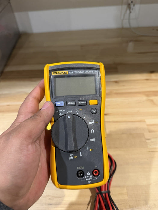 FLUKE 116 TRUS-RMS MULTIMETER / LEADS - SHIPS FAST (TESTED)