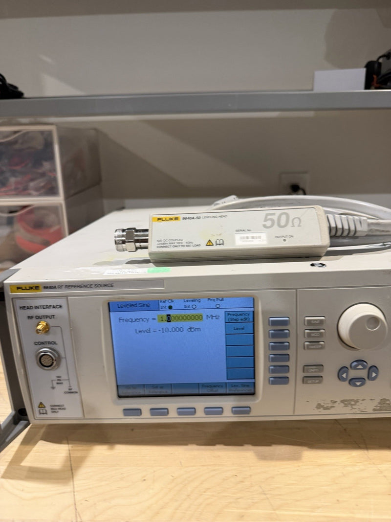 FLUKE 9640A RF REFERENCE SOURCE WITH 9640A-50 LEVELING HEAD TESTED