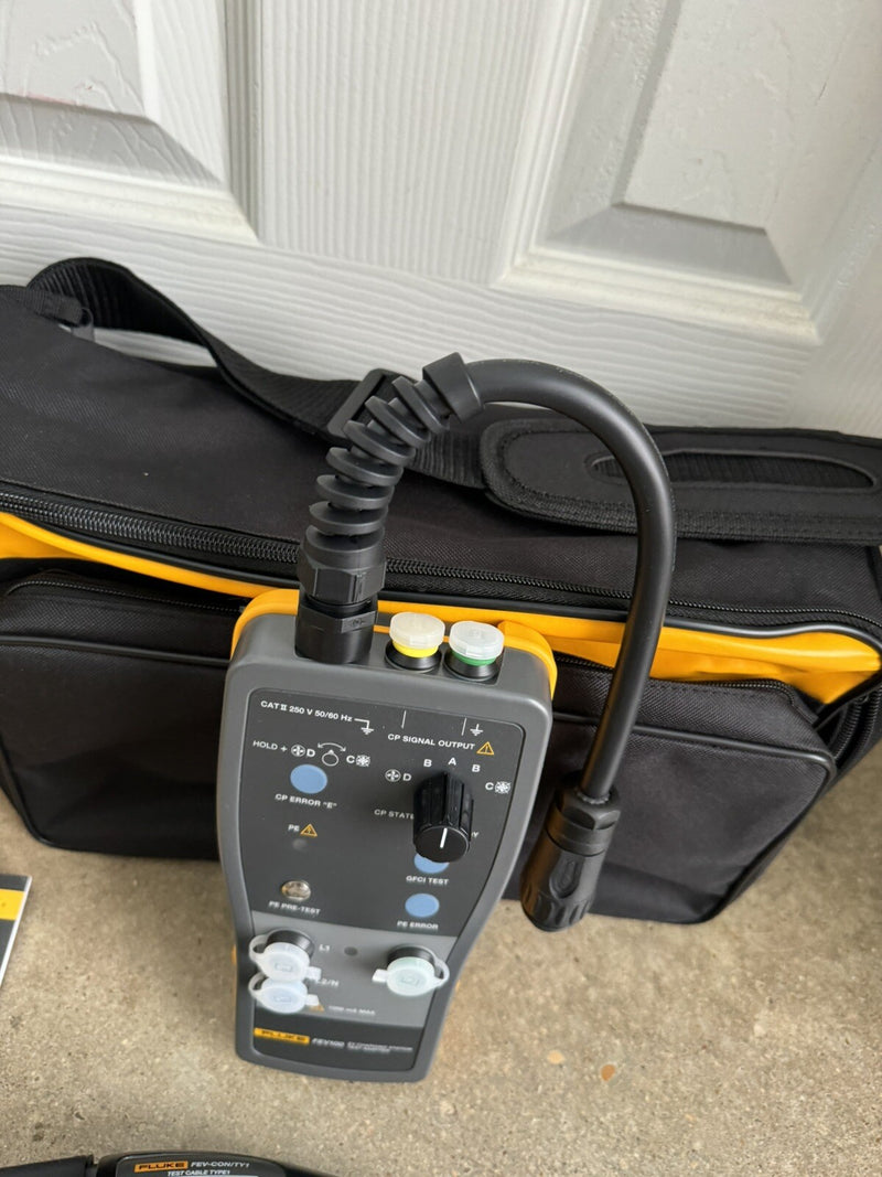 FLUKE FEV100/TY1 ADAPTER KIT FOR ELECTRIC VEHICLE CHARGING STATIONS