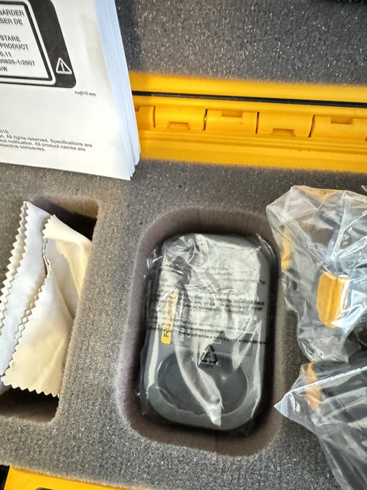 FLUKE TIX560 HANDHELD THERMAL CAMERA 320X240P 60HZ -20°C TO 1200°C