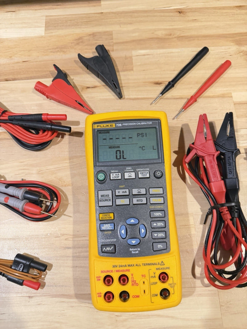 FLUKE 726 PRECISION CALIBRATOR WITH LEADS & ACCESSORIES TESTED