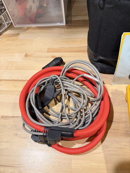FLUKE 1735 THREE-PHASE POWER LOGGER W/ PROBES & CHARGER - FREE SHIPPING - TESTED
