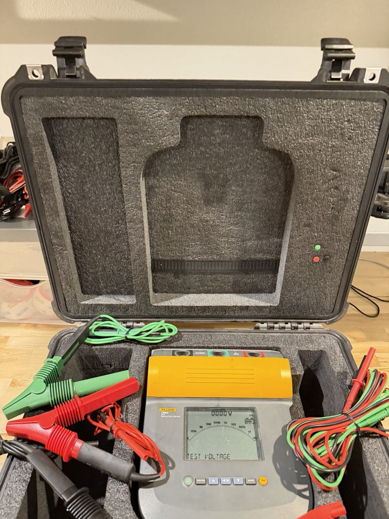 FLUKE 1550C 5KV INSULATION TESTER W LEADS & CASE - FREE SHIPPING