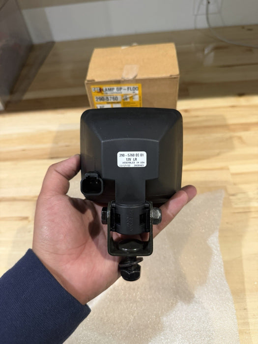 CAT 290-5760 MOUNTED FLOOD LAMP (NEW SEALED) - GENUINE OEM / SHIPS FAST