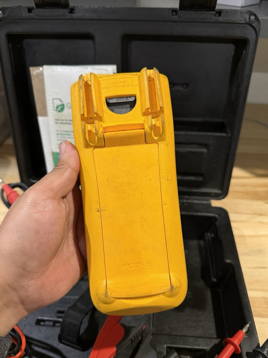 FLUKE 1587 FC INSULATION MULTIMETER WITH LEADS & CASE TESTED