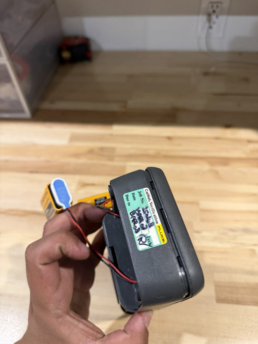 FLUKE 718 100G PRESSURE CALIBRATOR (FREE SHIPPING) TESTED
